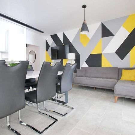 Premium Apartment By Hi5-Vaci Str. 3 Bedroom Budapeste Exterior foto