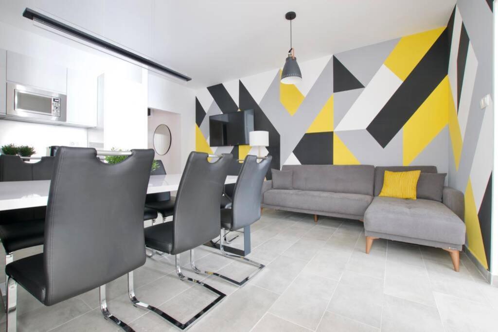 Premium Apartment By Hi5-Vaci Str. 3 Bedroom Budapeste Exterior foto