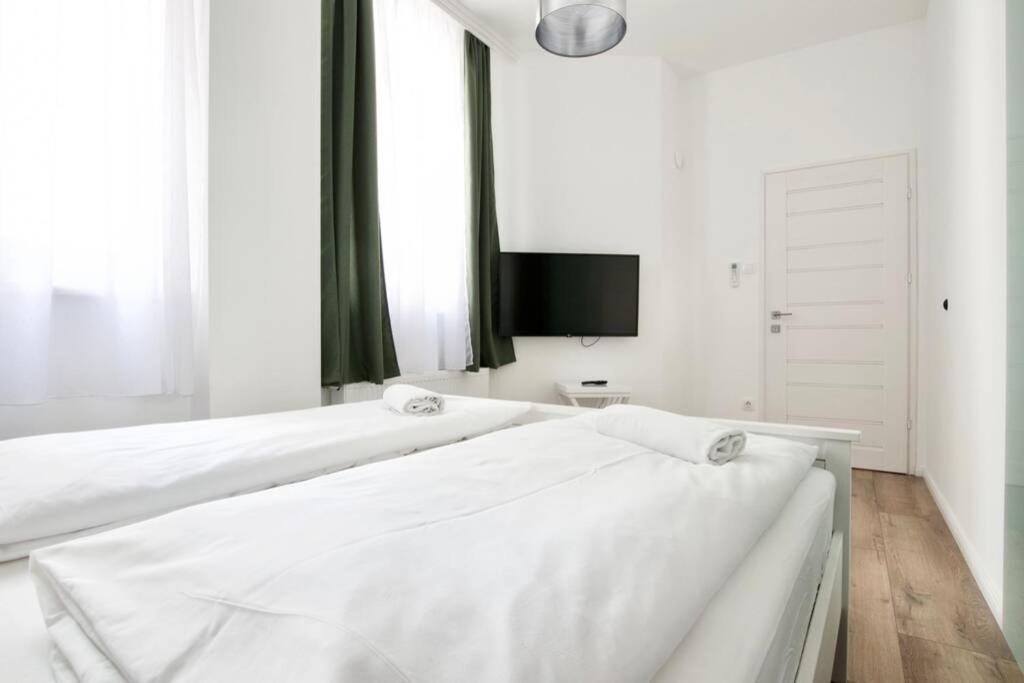 Premium Apartment By Hi5-Vaci Str. 3 Bedroom Budapeste Exterior foto