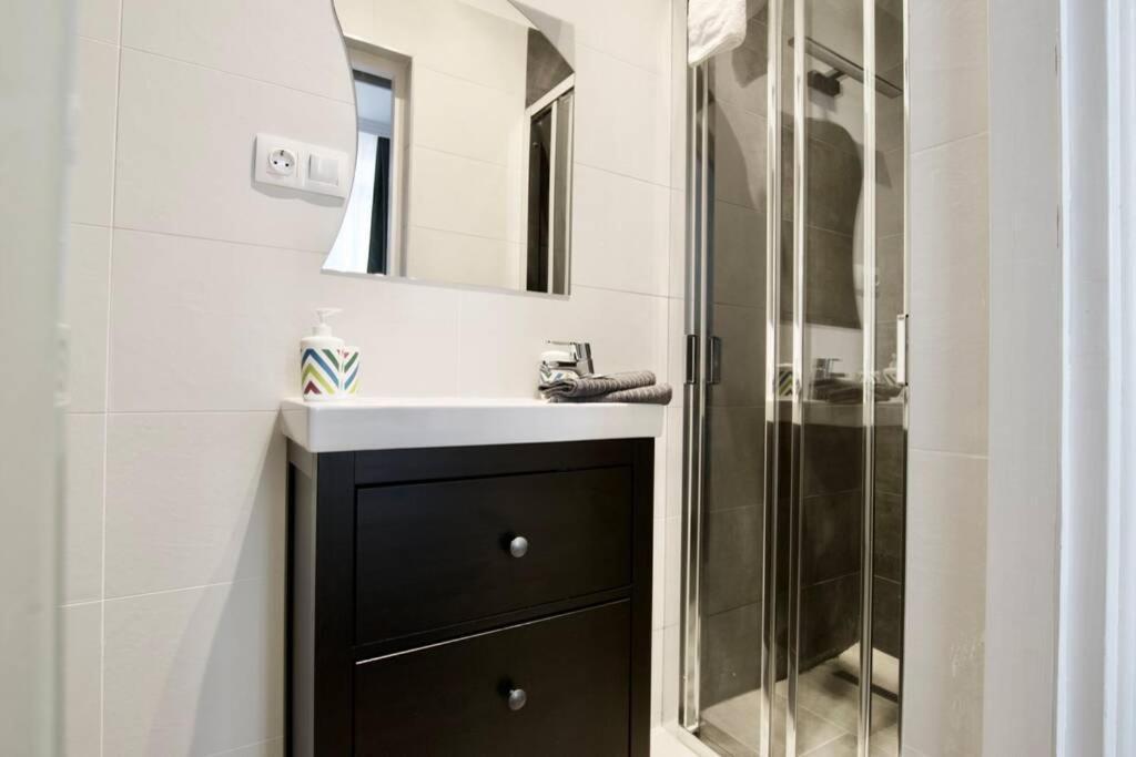 Premium Apartment By Hi5-Vaci Str. 3 Bedroom Budapeste Exterior foto