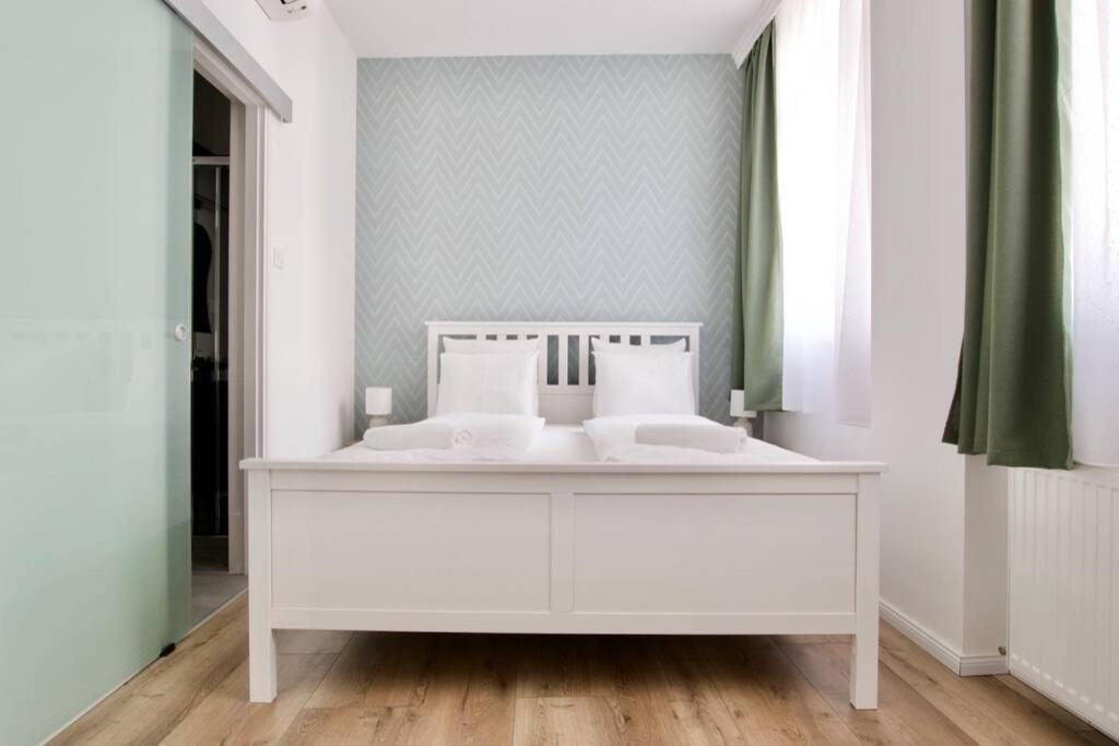 Premium Apartment By Hi5-Vaci Str. 3 Bedroom Budapeste Exterior foto