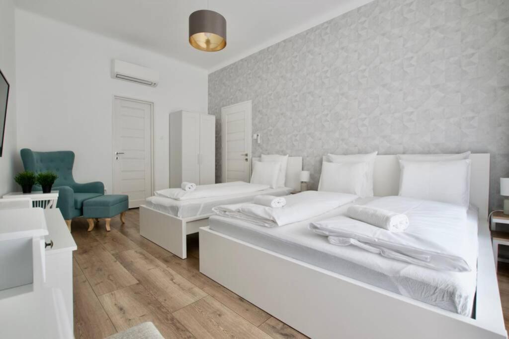 Premium Apartment By Hi5-Vaci Str. 3 Bedroom Budapeste Exterior foto