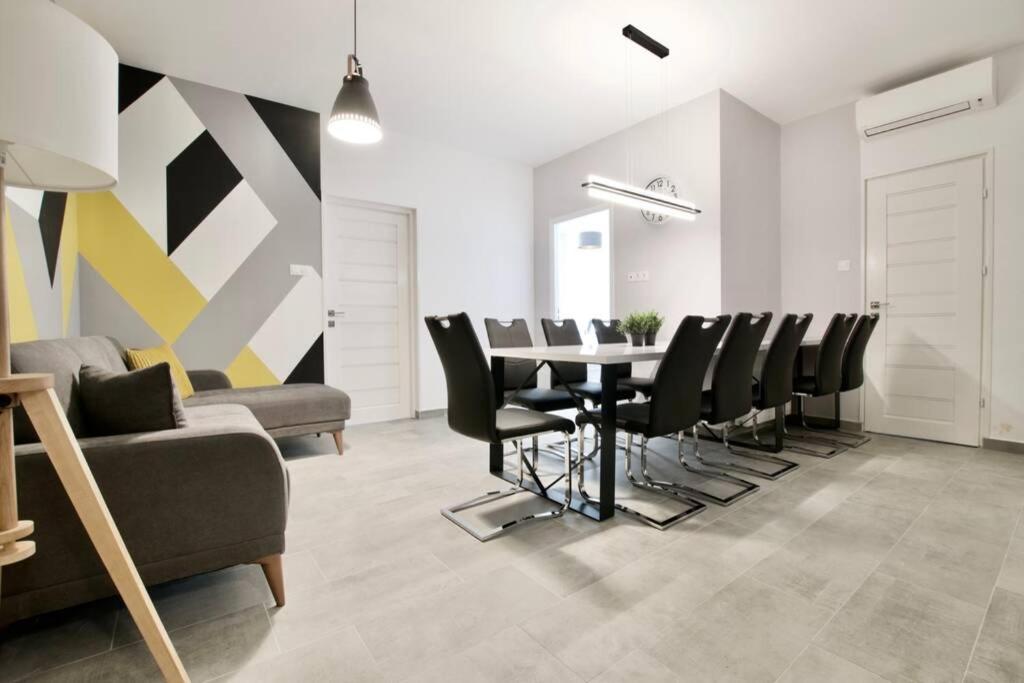 Premium Apartment By Hi5-Vaci Str. 3 Bedroom Budapeste Exterior foto