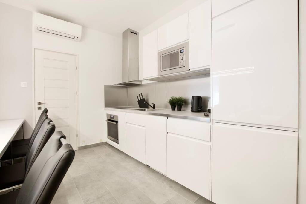 Premium Apartment By Hi5-Vaci Str. 3 Bedroom Budapeste Exterior foto